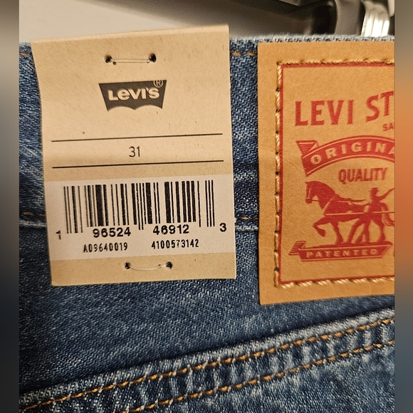 NEW Levi's Size 31 LOW PRO Straight Blue Distressed Jeans Mid Rise Inseam 32 - Picture 7 of 9